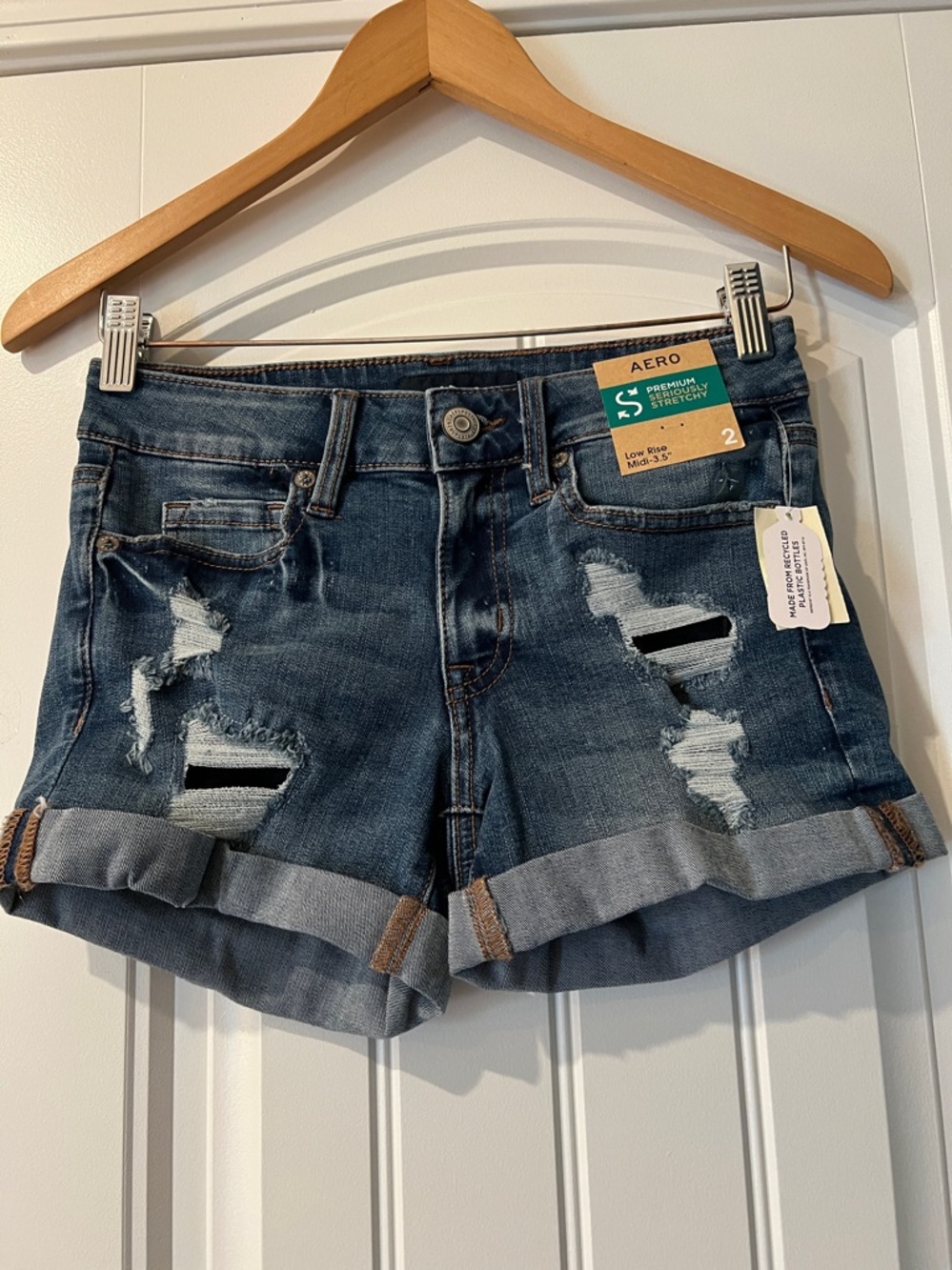 Aeropostale low-rise midi 3.5 Jean Shorts
